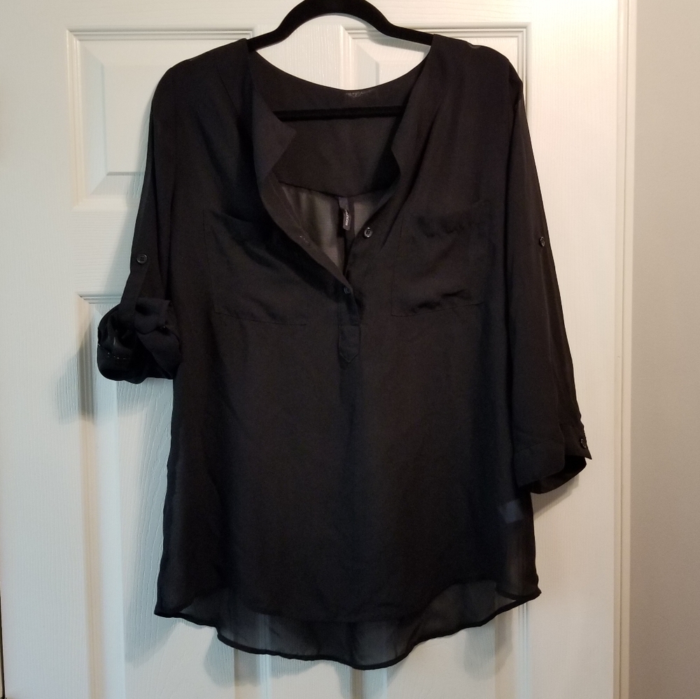 Sheer black roll tab 3/4 sleeve top M